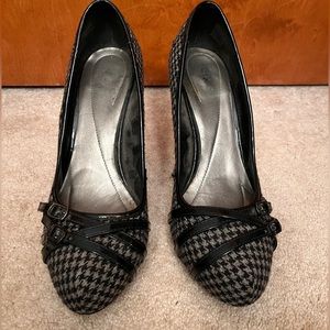 Apt. 9 black and grey heel